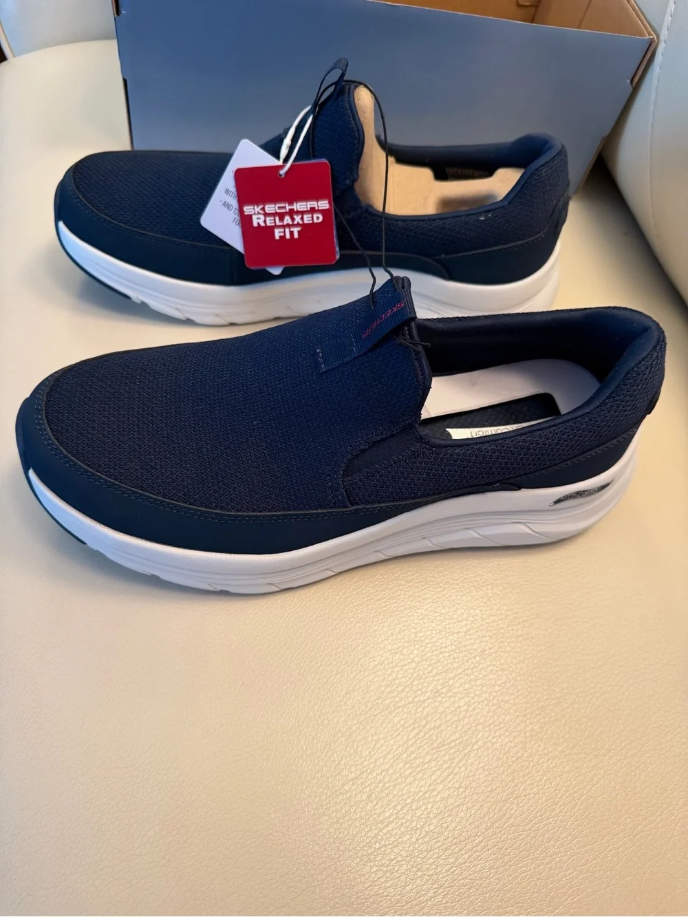 Skechers slip men